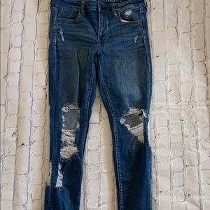 American Eagle Distressed skinny jean size 10